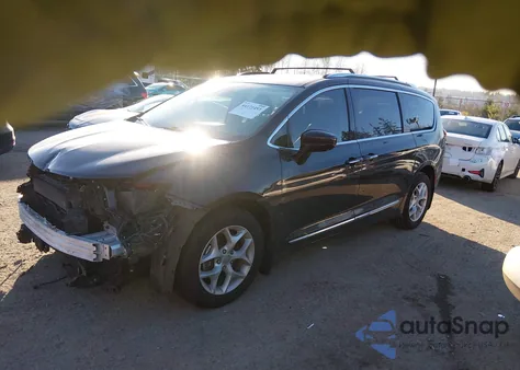 2017 Chrysler Pacifica Touring L Plus из США, поврежденный, VIN 2C4RC1EG6HR832468